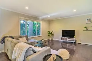 Pet-Friendly Michigan Home 5 Mi to State Park! - هارتلاند