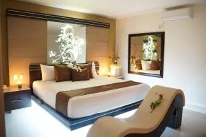 Auto Hotel Deluxe - El Alcanfor