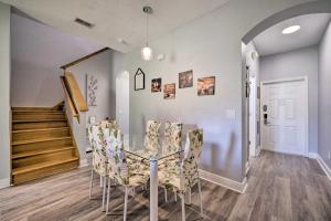 9 Mi to Disney Sunny Resort Townhome with Patio!