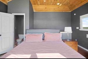 Stunning Beachfront 3 Bedroom Home, CoralMoonBeach