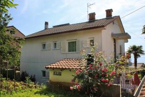 Apartments with a parking space Lovran, Opatija - 7738 