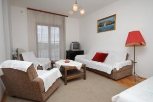 One-Bedroom Apartment with Balcony and Sea View room in Apartments with a parking space Pula - 7681