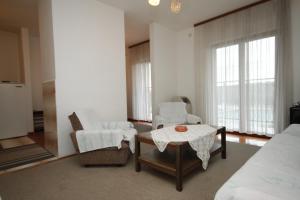 Apartments with parking space Pula - 7681