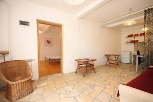 Apartments with a parking space Krbune, Central Istria - Sredisnja Istra - 7670