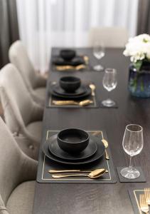 Luxury Georgian City Retreat by Sovo Apartments