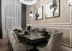 Luxury Georgian City Retreat by Sovo Apartments