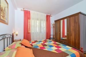 Apartments with a parking space Mali Losinj (Losinj) - 7972