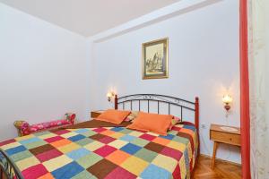 Apartments with a parking space Mali Losinj (Losinj) - 7972