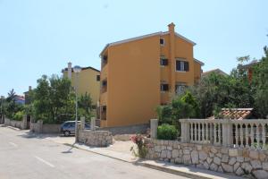 Apartments with a parking space Cres - 7994 