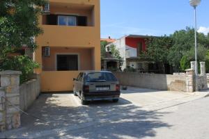 Apartments with a parking space Cres - 7994