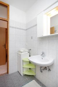 Apartments with a parking space Rabac, Labin - 7660