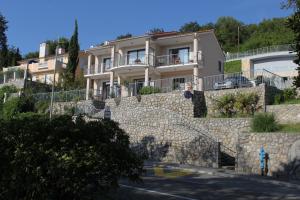 Apartments by the sea Medveja, Opatija - 7719 