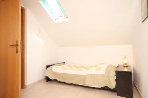 Holiday apartments Osor, Losinj - 8004