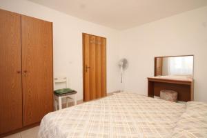Holiday apartments Osor, Losinj - 8004