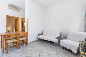 One-Bedroom Apartment with Terrace and Sea View room in Apartments with a parking space Moscenicka Draga Opatija - 7766