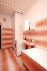 Apartments with a parking space Lovran, Opatija - 7802