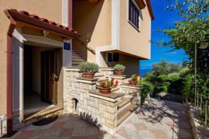 Apartments with a parking space Kraj, Opatija - 7724 