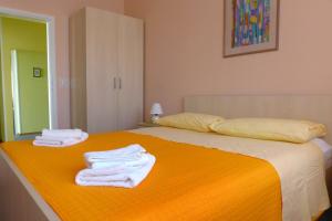 Apartments with a parking space Opatija - 7831