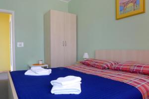 Apartments with a parking space Opatija - 7831