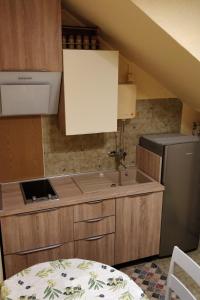 Apartments by the sea Mali Losinj (Losinj) - 8001