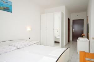 Apartments and rooms by the sea Mali Losinj (Losinj) - 7977