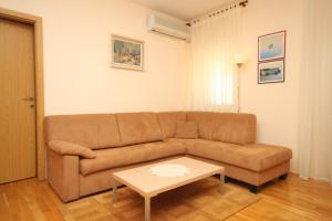 Apartment Mali Losinj 7979a