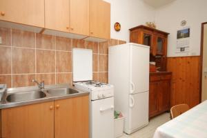 Apartments with a parking space Opatija - 7902