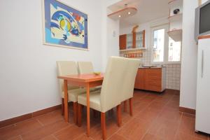 Apartments with WiFi Split - 7907