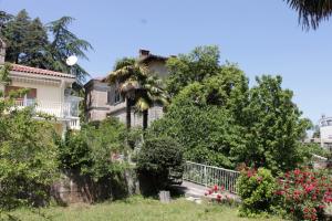 Apartments with a parking space Lovran, Opatija - 7693 