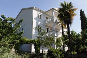 Apartments with a parking space Icici, Opatija - 7761