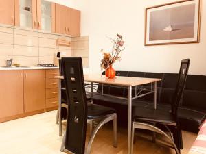 Apartments with a parking space Icici, Opatija - 7761