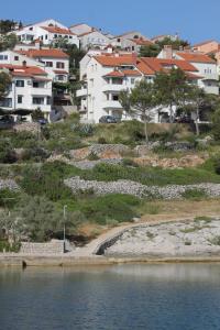 Apartments with a parking space Mali Losinj (Losinj) - 8026