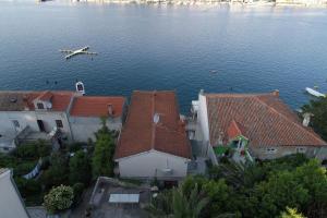 Apartments by the sea Mali Losinj (Losinj) - 8006 