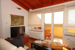 Apartments with a parking space Icici, Opatija - 7793