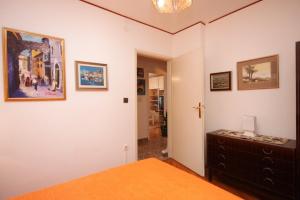 Apartments with a parking space Icici, Opatija - 7822