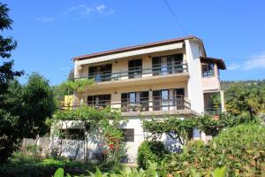 Apartments with a parking space Opric, Opatija - 7828