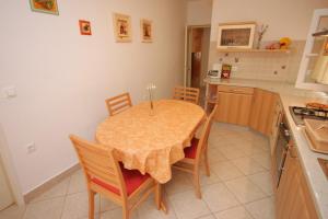 Apartments with a parking space Opatija - 7857