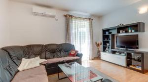 Apartments with a parking space Nerezine, Losinj - 7961