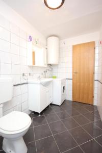 Apartments with a parking space Mali Losinj (Losinj) - 8053