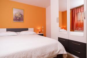 Apartments with a parking space Opatija - 7861