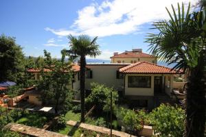 Rooms with a parking space Opatija - 7854