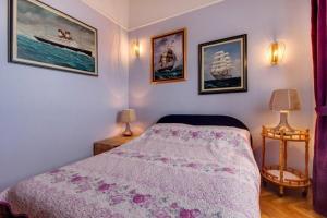 Apartments with a parking space Mali Losinj (Losinj) - 8000