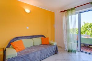 Apartments with a parking space Mali Losinj (Losinj) - 8067