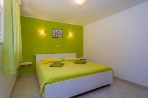 Apartments with a parking space Mali Losinj (Losinj) - 8067