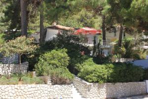 Apartments by the sea Mali Losinj (Losinj) - 8054 