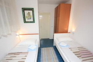 Apartments by the sea Mali Losinj (Losinj) - 8054