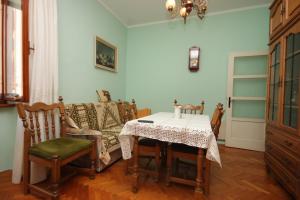 Apartments by the sea Cres - 7875