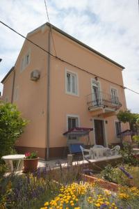 Apartments with WiFi Mali Losinj (Losinj) - 7943 