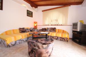 Apartments with parking space Veli Losinj, Losinj - 8029