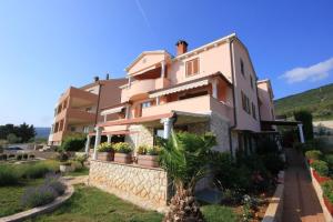 Apartments with a parking space Cres - 7985 